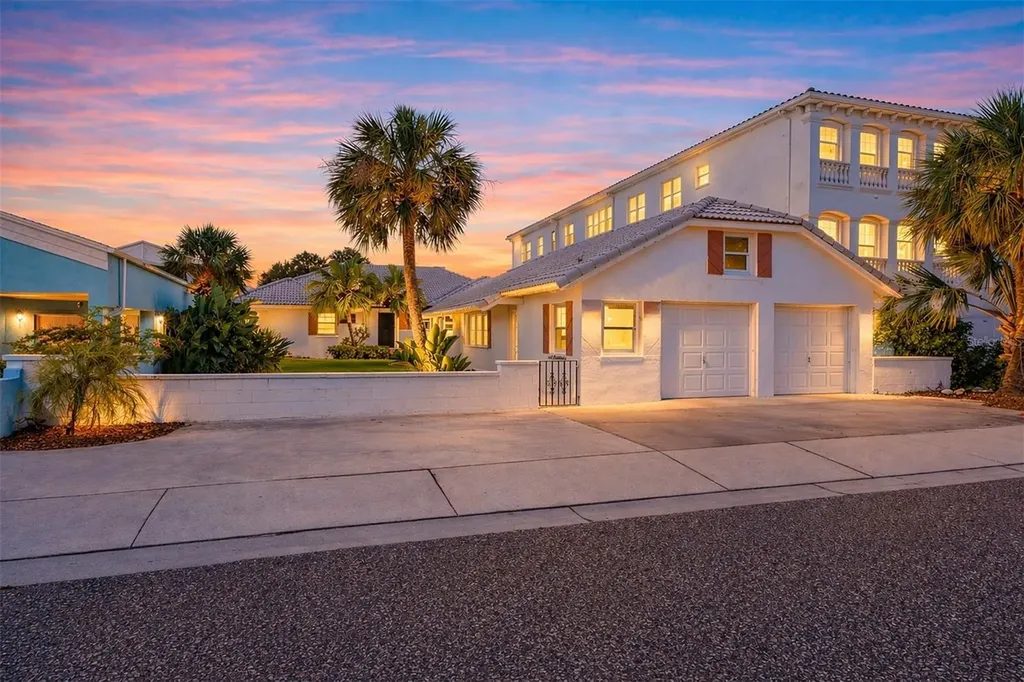 18206 Sunset Boulevard Redington Shores FL 33708