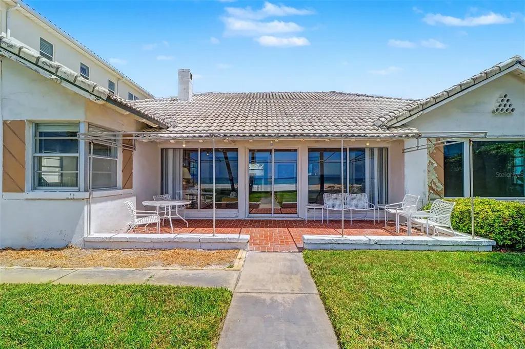 18206 Sunset Boulevard Redington Shores FL 33708