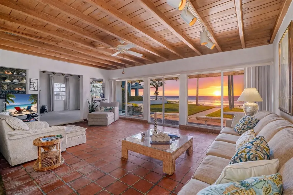 18206 Sunset Boulevard Redington Shores FL 33708