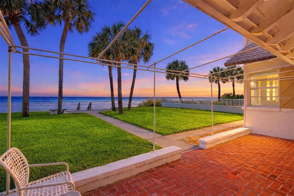 18206 Sunset Boulevard Redington Shores FL 33708