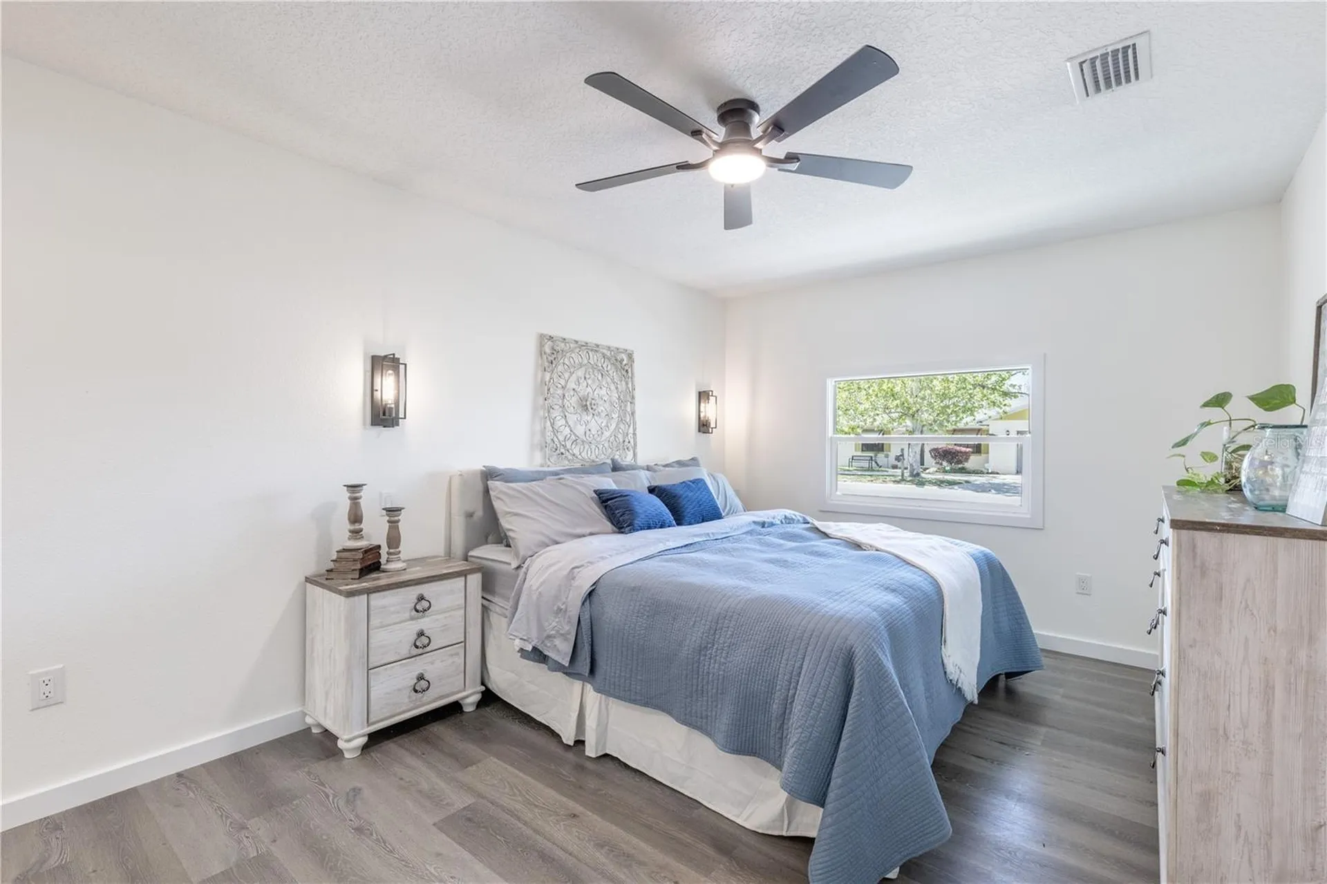 1201 Sherman Avenue Tavares FL 32778