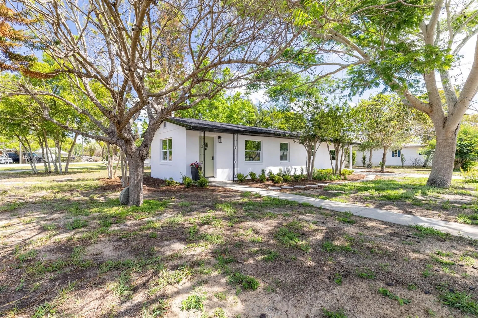 1201 Sherman Avenue Tavares FL 32778