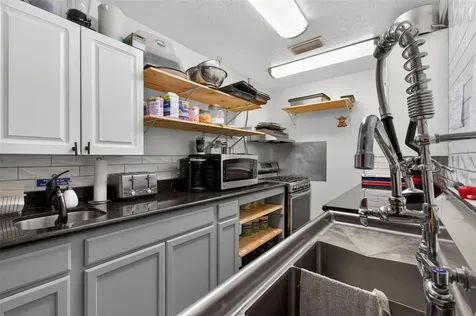 951 E Hathaway Avenue Bronson FL 32621