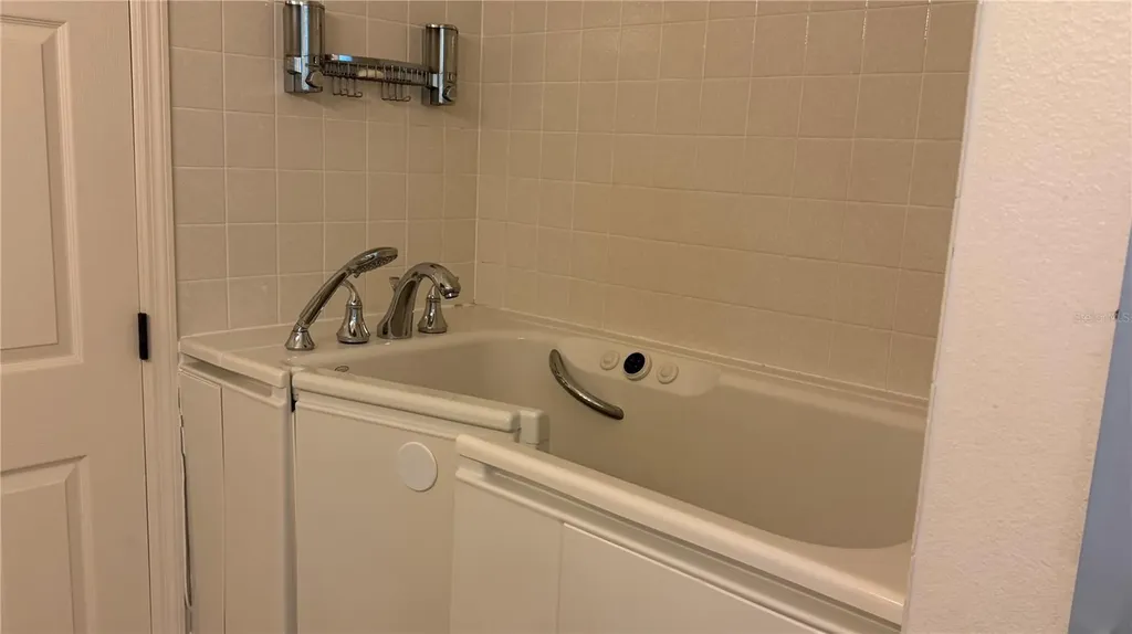 5115 51st Lane W Bradenton FL 34210