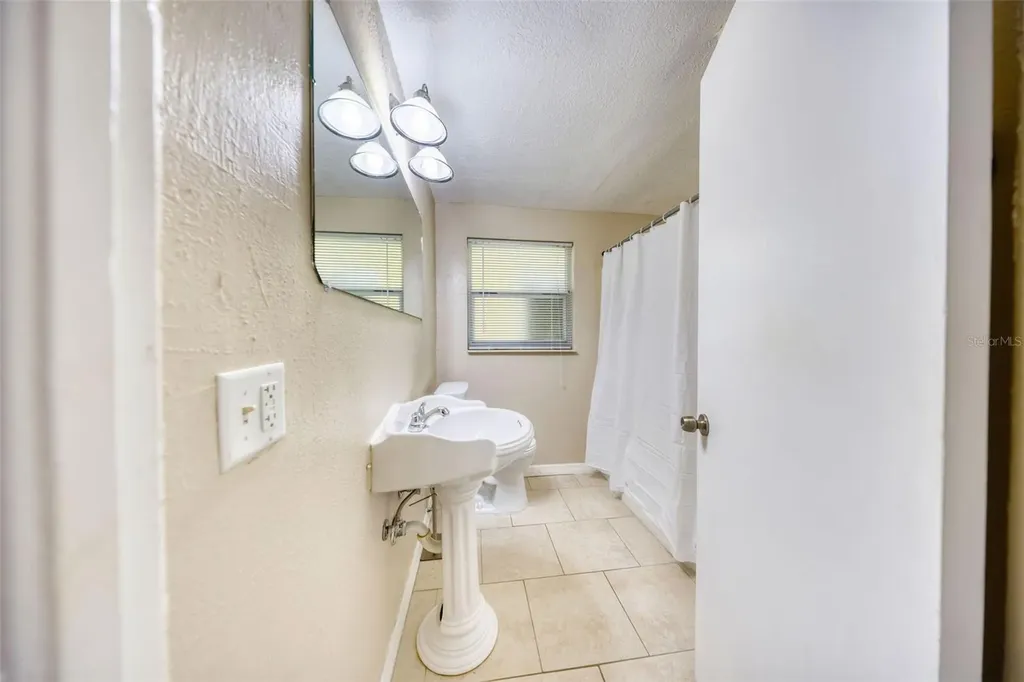 732 Cherokee Circle Sanford FL 32773
