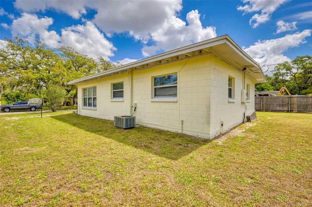 732 Cherokee Circle Sanford FL 32773