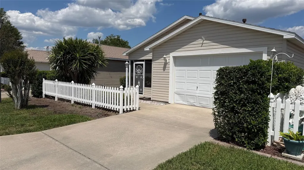 17437 SE 82nd Albemarle Avenue The Villages FL 32162