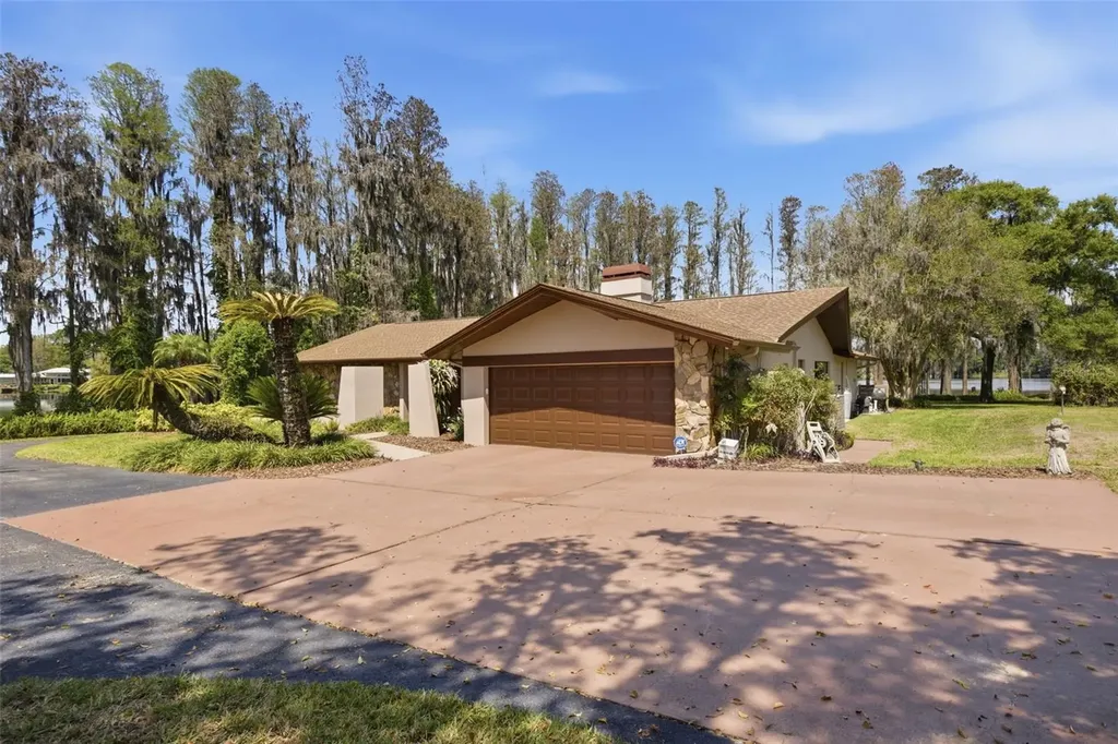 820 Newberger Road Lutz FL 33549