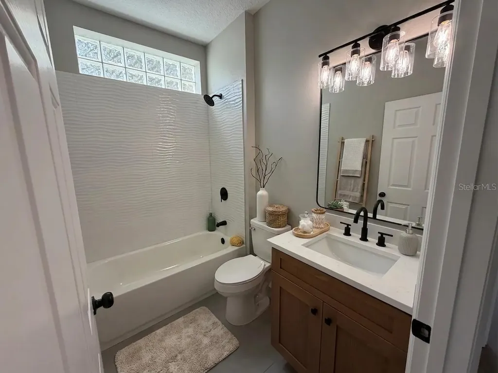 227 N Julia Avenue Deland FL 32720