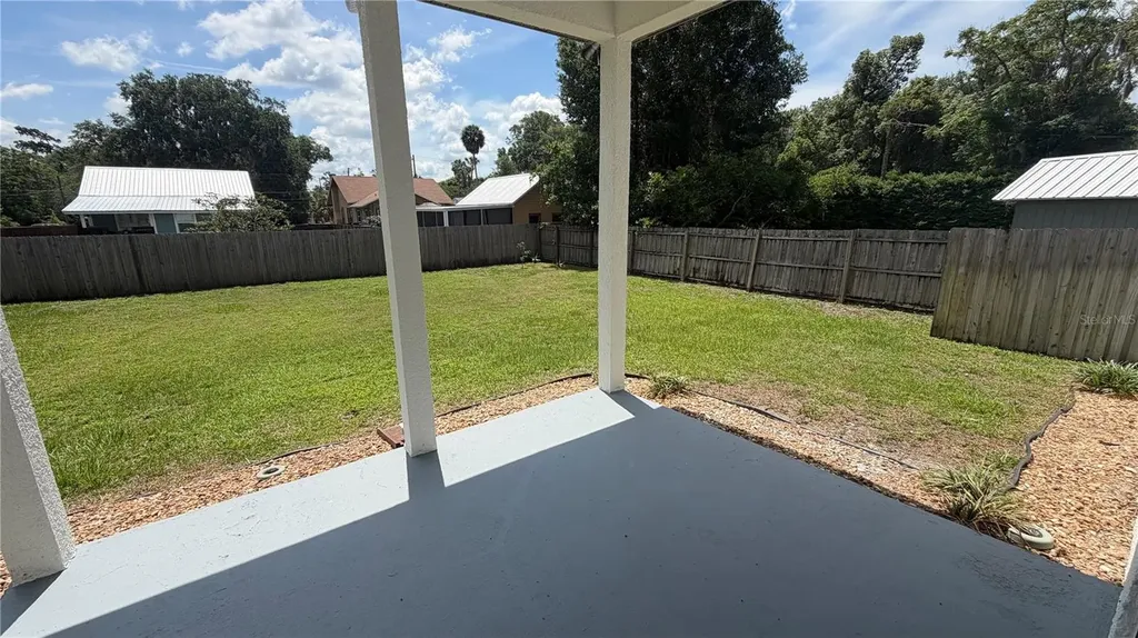 227 N Julia Avenue Deland FL 32720