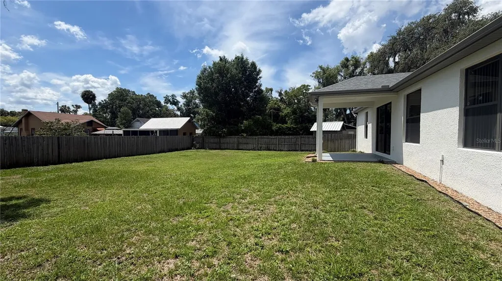 227 N Julia Avenue Deland FL 32720