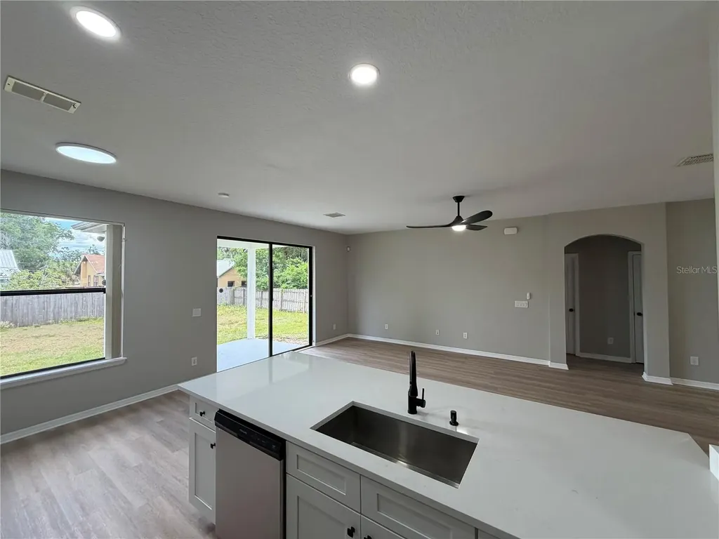 227 N Julia Avenue Deland FL 32720