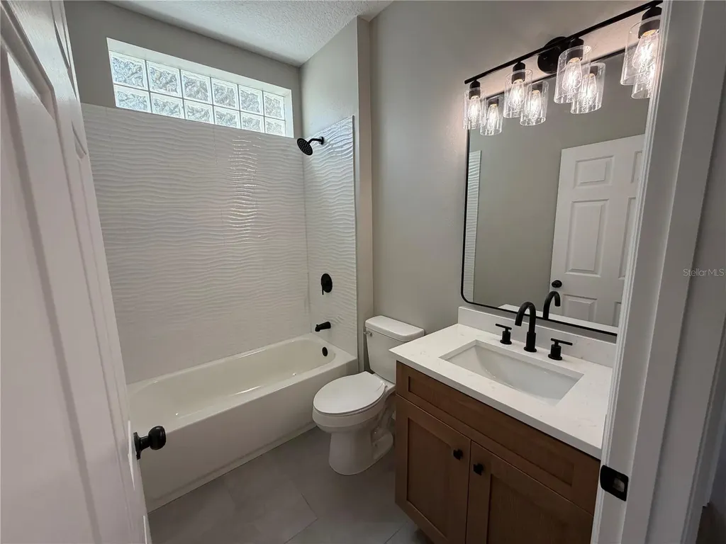 227 N Julia Avenue Deland FL 32720