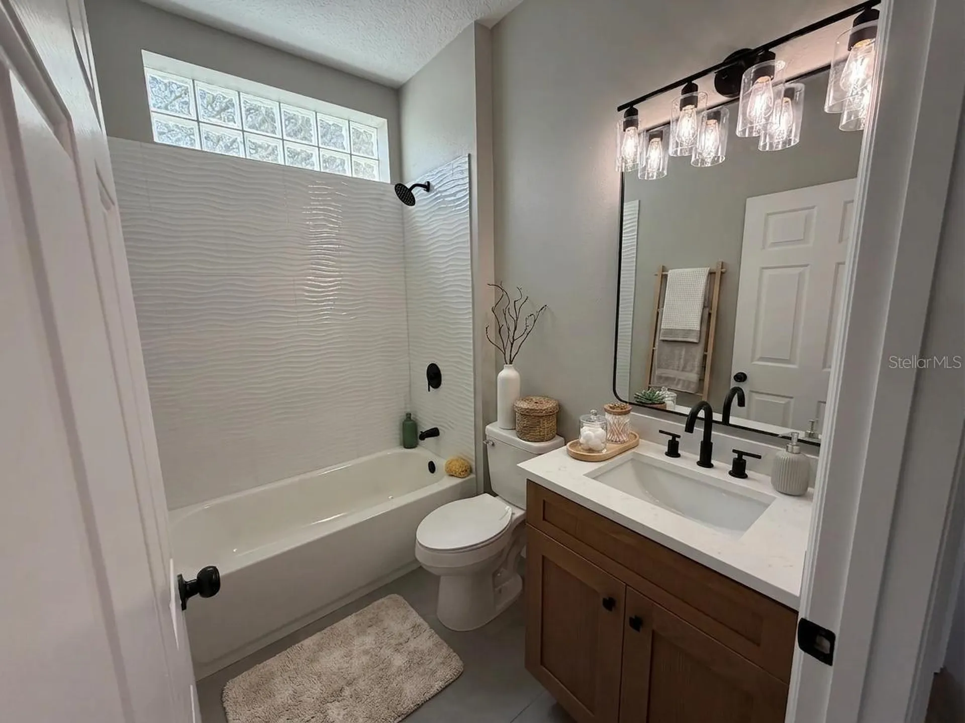 227 N Julia Avenue Deland FL 32720