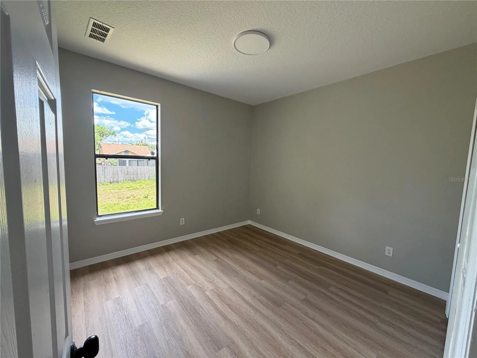 227 N Julia Avenue Deland FL 32720