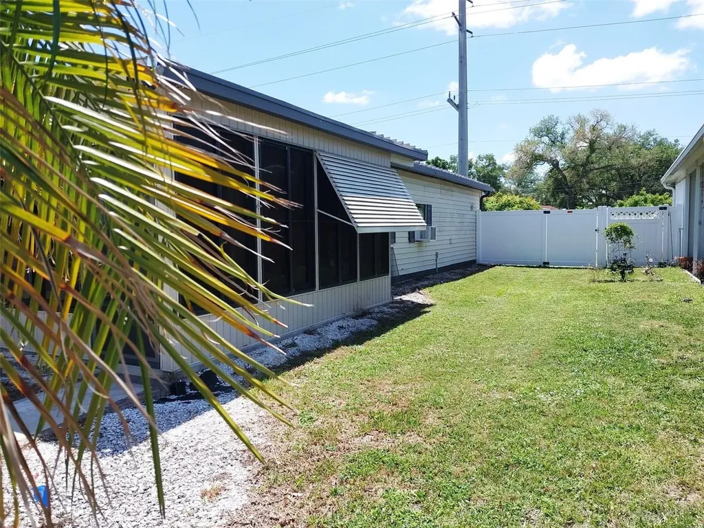 302 52nd Avenue Terrace E Bradenton FL 34203