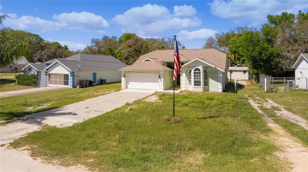 40045 Palm Street Lady Lake FL 32159
