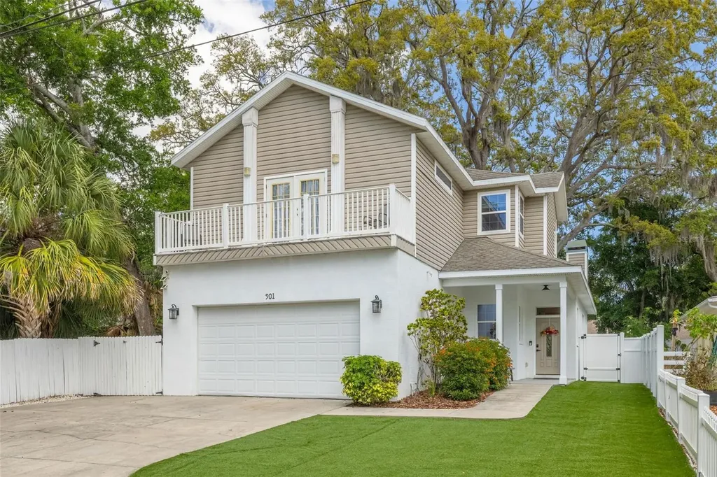 901 Virginia Avenue Tarpon Springs FL 34689