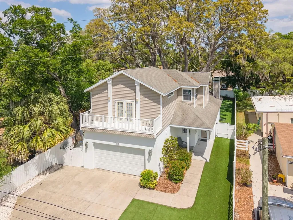 901 Virginia Avenue Tarpon Springs FL 34689