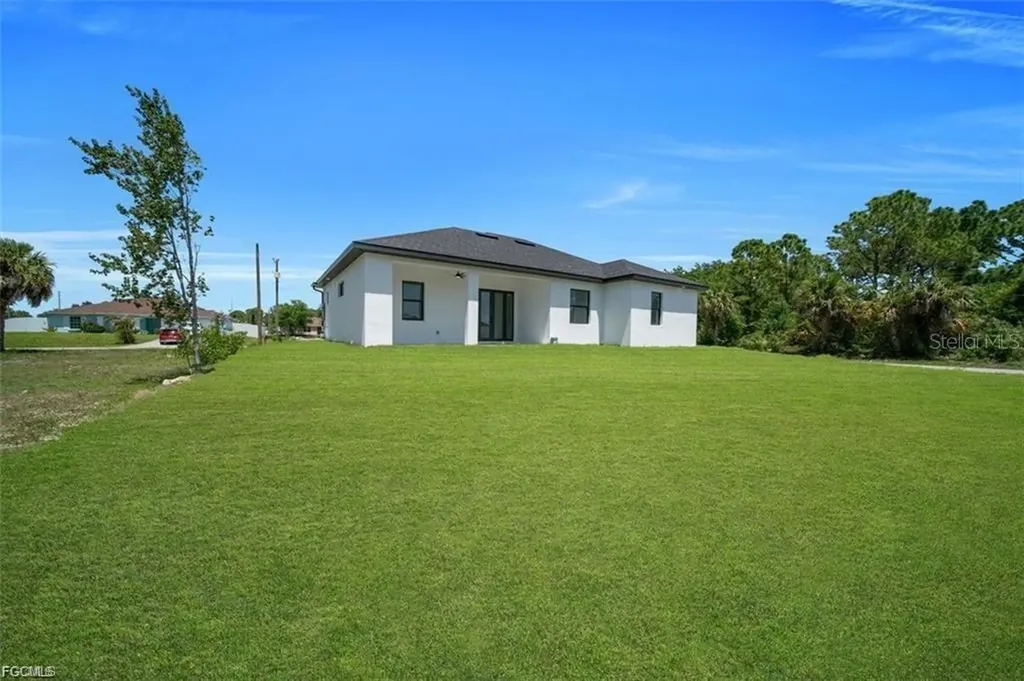 3901 3rd Street SW Lehigh Acres FL 33976