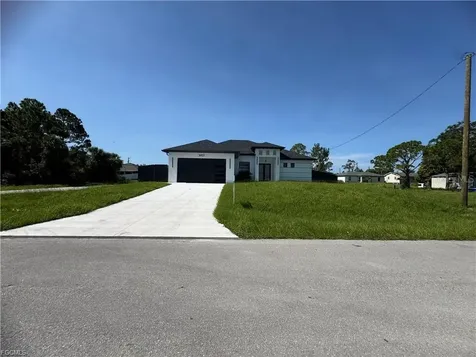 3901 3rd Street SW Lehigh Acres FL 33976