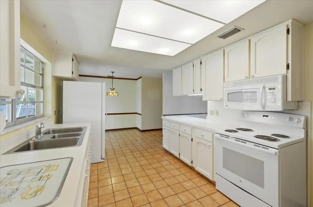 1911 Michelle Lane Lakeland FL 33813