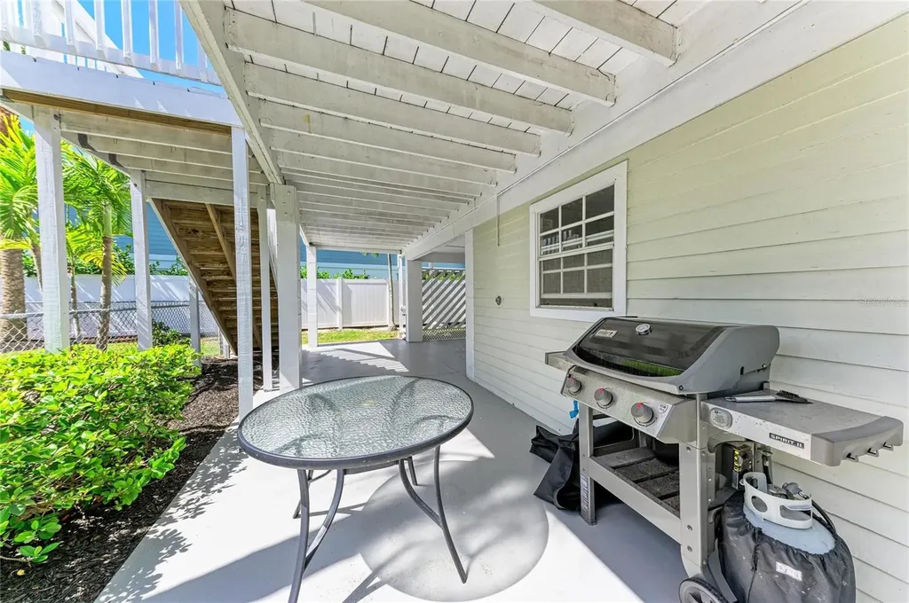517 Spring Avenue Anna Maria FL 34216