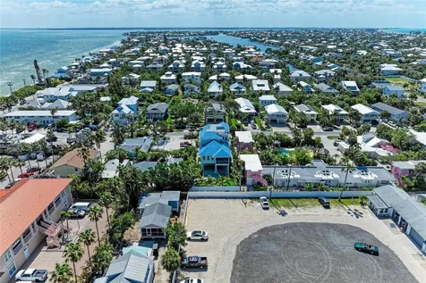 517 Spring Avenue Anna Maria FL 34216