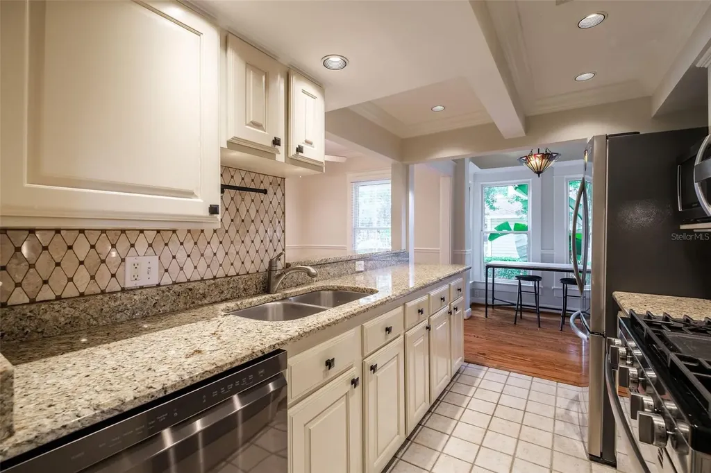 122 N Hyer Avenue Orlando FL 32801