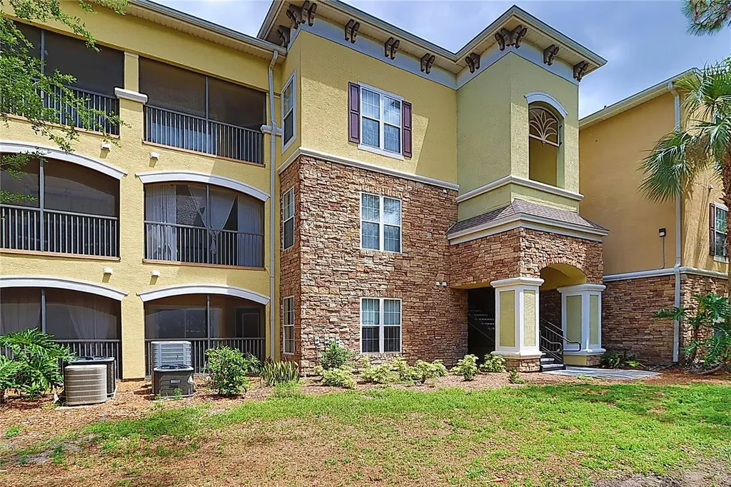 2407 Courtney Meadows Court Tampa FL 33619