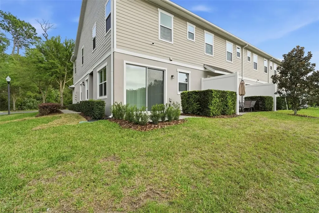 1226 E 10th Street Apopka FL 32703