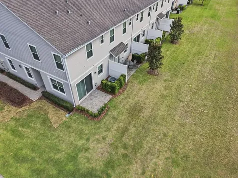 1226 E 10th Street Apopka FL 32703