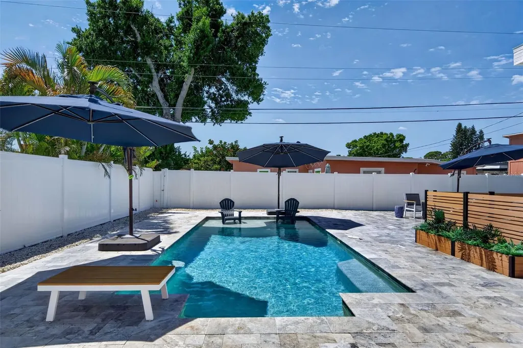 6318 21st Avenue N St Petersburg FL 33710