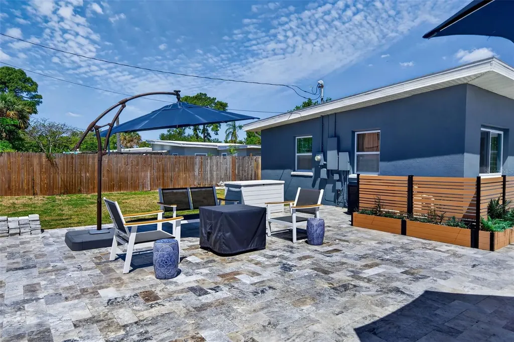 6318 21st Avenue N St Petersburg FL 33710