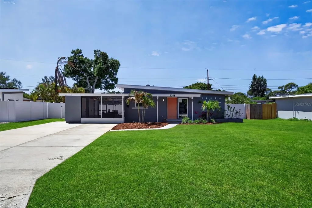 6318 21st Avenue N St Petersburg FL 33710