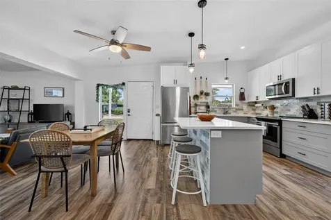 6318 21st Avenue N St Petersburg FL 33710