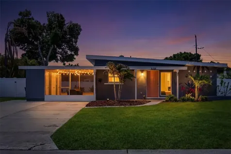 6318 21st Avenue N St Petersburg FL 33710