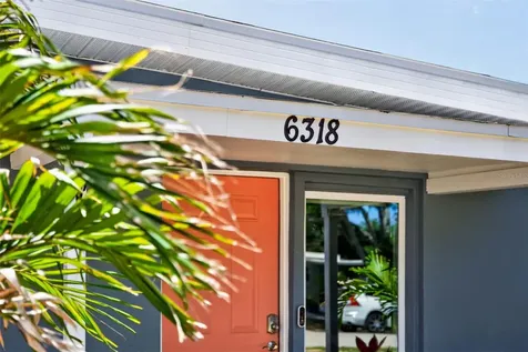 6318 21st Avenue N St Petersburg FL 33710