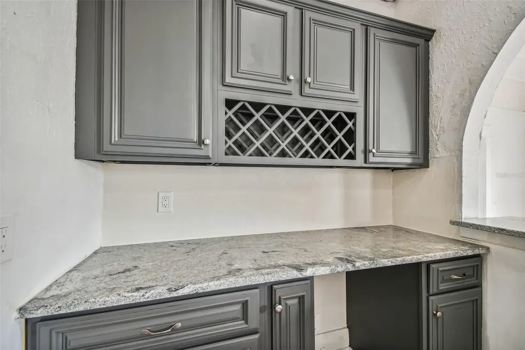 1913 W Lemon Street Tampa FL 33606