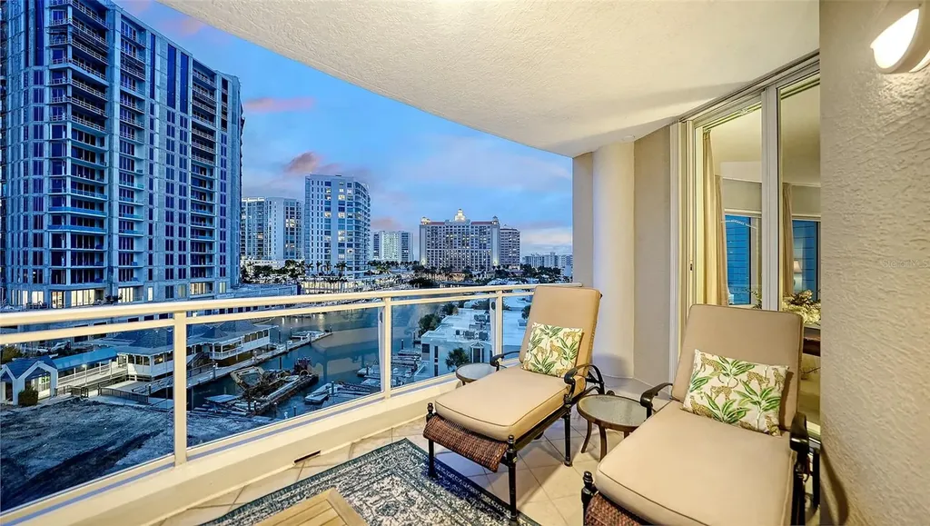 990 Boulevard Of The Arts Sarasota FL 34236