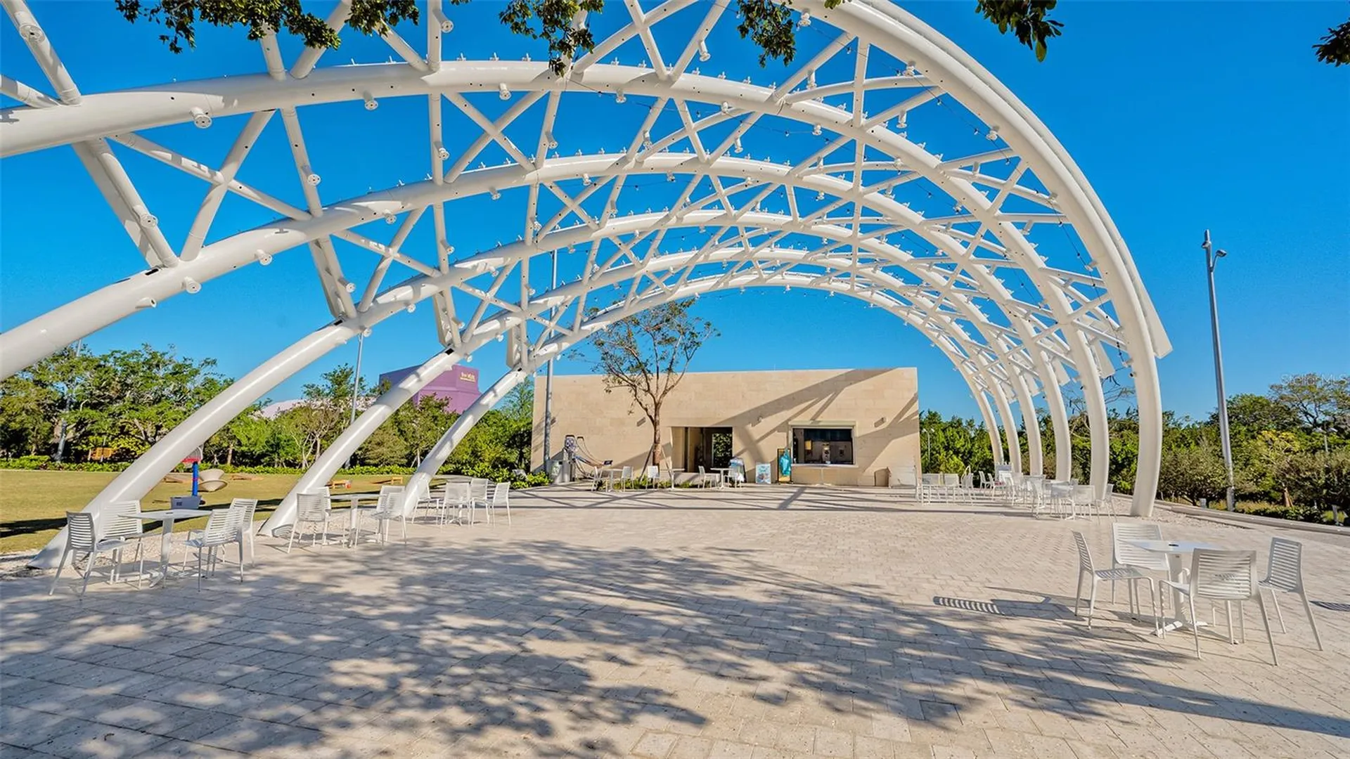 990 Boulevard Of The Arts Sarasota FL 34236