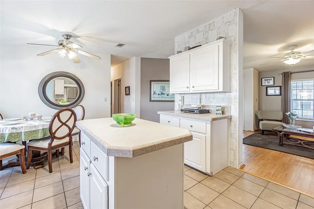 37627 Lorena Avenue Zephyrhills FL 33541