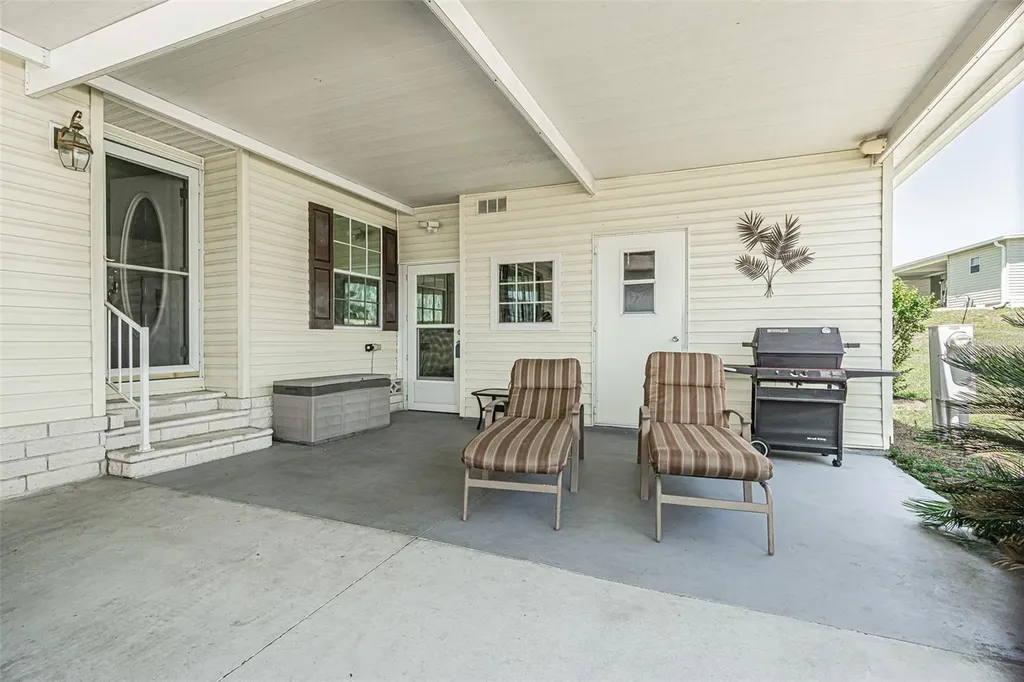 37627 Lorena Avenue Zephyrhills FL 33541