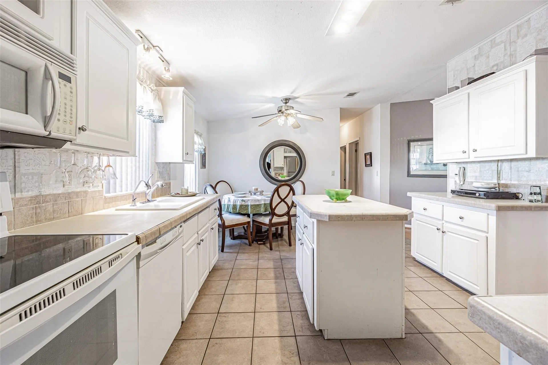 37627 Lorena Avenue Zephyrhills FL 33541