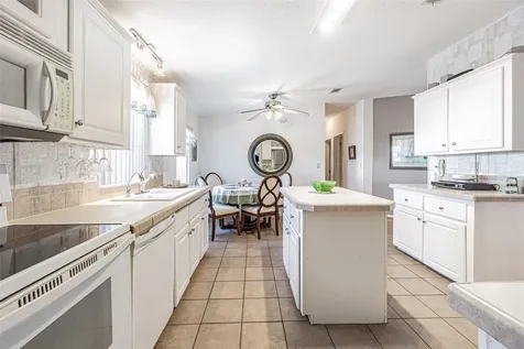 37627 Lorena Avenue Zephyrhills FL 33541