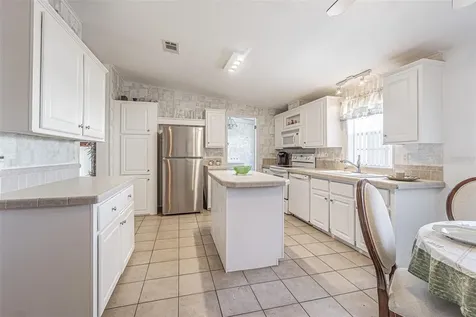 37627 Lorena Avenue Zephyrhills FL 33541