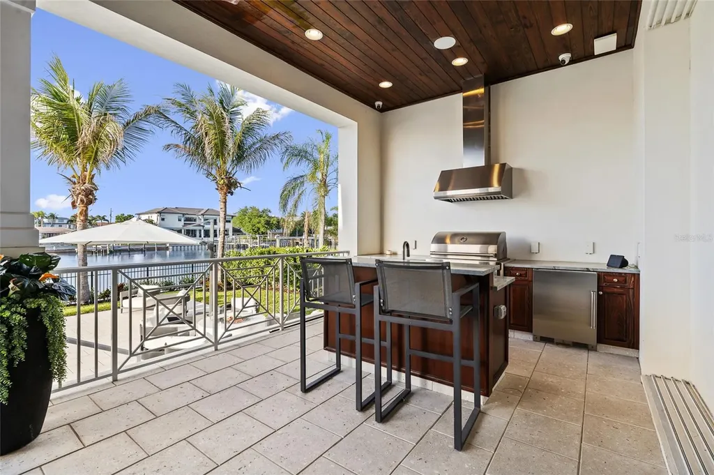 5111 W Homer Avenue Tampa FL 33629