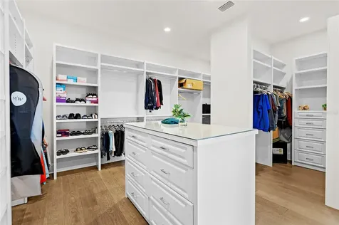 5111 W Homer Avenue Tampa FL 33629