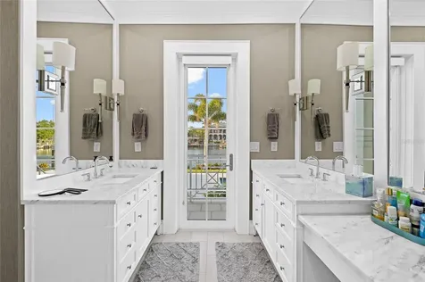 5111 W Homer Avenue Tampa FL 33629