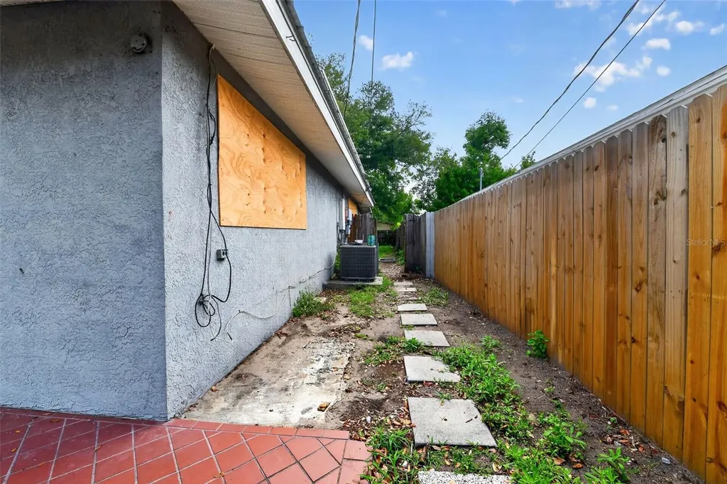 1423 18th Street W Bradenton FL 34205